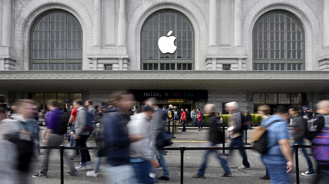 Apple 1 trilyon dolar piyasa değerine ulaşan ilk şirket olacak