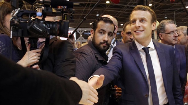Macron ve koruması Banella 