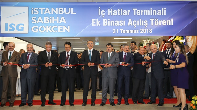 İstanbul Sabiha Gökçen Uluslararası Havalimanı'nda 26 milyon avroluk yatırımla hayata geçirilen yeni iç hatlar terminal ek binasının açılışı gerçekleştirildi. 