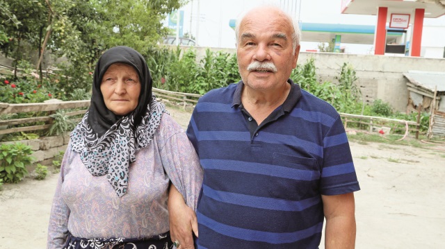 70 yaşındaki Sebahattin Yılmaz ile eşi Nurhan Yılmaz yaşadıklarını anlattı.