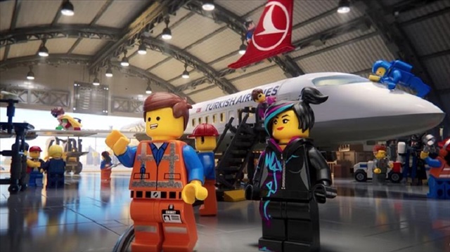 LEGO movie characters in Turkish Airlines safety video