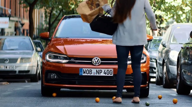 VW Polo'nun yasaklanan reklam filminden bir kare.