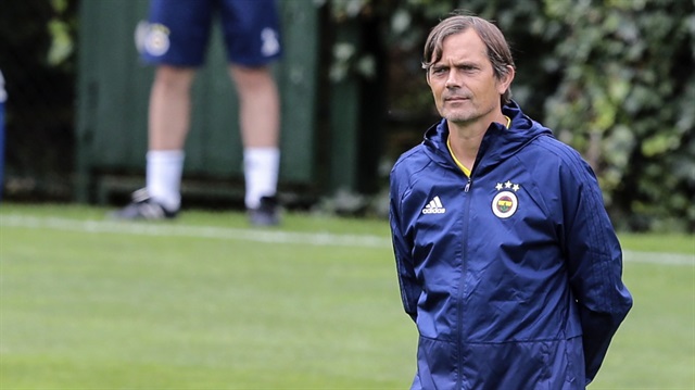 Fenerbahçe Teknik Direktörü Cocu.
