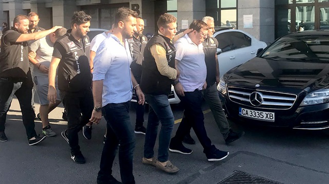 İstanbul’da düzenlenen operasyonda, Interpol tarafından aranan Bulgar suç örgütü lideri Dimitar Zhelyazkov ve 7 adamı yakalandı