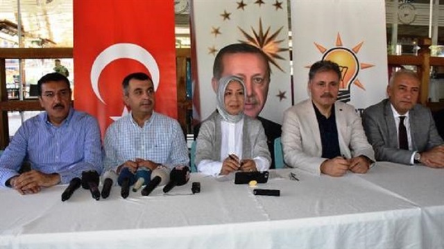 AK Parti Malatya İl yönetimi, Genel Merkez tarafından İl Başkanlığı'na geçtiğimiz 18 Mayıs'ta atanan İl Başkanı İhsan Koca'nın kendi yönetimini oluşturması adına topluca istifa ettiği duyuruldu.