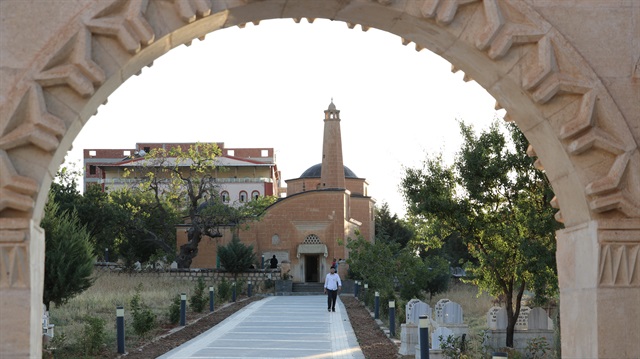 Siirt'in Tillo ilçesindeki İsmail Fakirullah Hazretleri Türbesi, ekinoks günlerinde yaşanan "ışık hadisesi"yle dünyanın dört bir yanından ziyaretçi çekiyor.