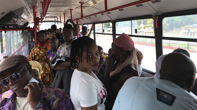 Gine'de Türkiye'nin hediye ettiği otobüsler hizmete girdi.