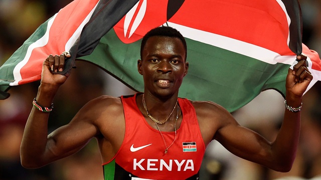 Bett, 800 metrenin altındaki bir yarışta dünya şampiyonu olan ilk Kenyalı atlet olarak tarihe geçmişti.