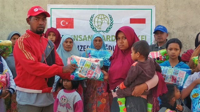 Turkish charity aids Indonesia earthquake victims
