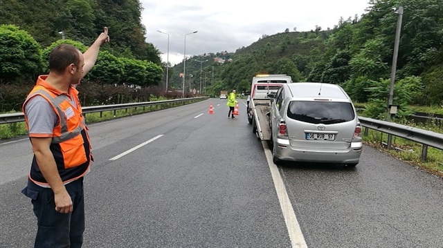 Tünelde korkunç kaza: Otomobil alev aldı