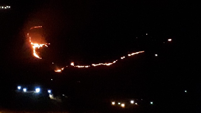 Çukurca'da askeri üs bölgesinde çıkan yangın kontrol altına alınamadı