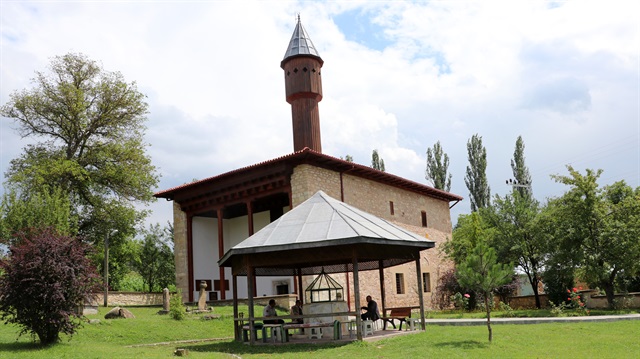 Çivisiz olarak inşa edilen Mahmut Bey Camisi, 652 yıldır Kastamonu'da zamana direniyor.
