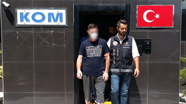 Sahte kimlikle böbrek nakli olan cinayet zanlısı polis ekiplerince Antalya'da yakalandı.