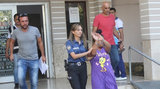 Antalya'da çok sayıda hırsızlık olayına karışan zanlılar polis ekiplerince yakalandı.