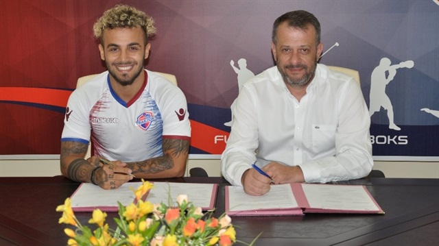 Mertcan Çam, yeni takımıyla iki yıllık sözleşme imzaladı.