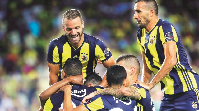 Fenerbahçe’ye tur için en az 2 farklı galibiyet yetecek.