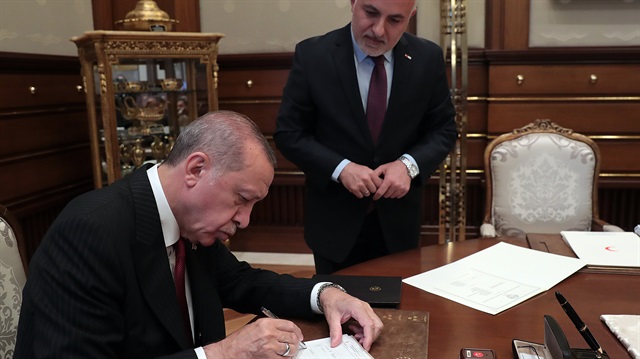 Başkan Erdoğan, kurban bağışını Türk Kızılayına yaptı.