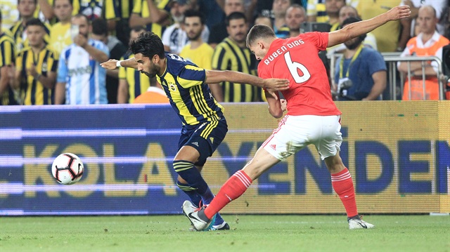 Fenerbahçe Benfica karşısında tur peşinde.