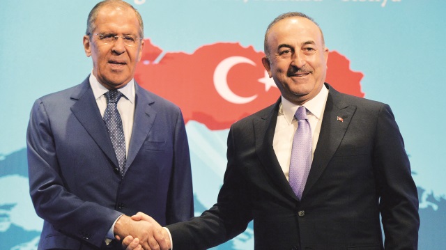 Mevlüt Çavuşoğlu, Rus mevkidaşı Lavrov ile görüştü.