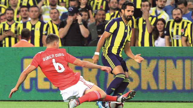 Sarı-lacivertliler, Portekiz’de 1-0 kaybettiği maçın rövanşında Kadıköy’de Benfica ile 1-1 berabere kalarak elendi