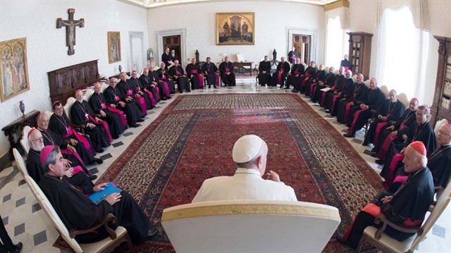 Şili'de katolik papazlar hakkında cinsel istismar iddiası 