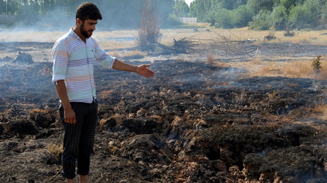 Erciş'teki turbalık 7 yıl sonra yeniden yanmaya başladı. 