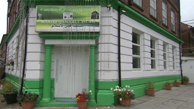 Birmingham'da iki camiye saldırı düzenlendi