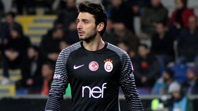 Cenk Gönen, Türkiye'de Beşiktaş ve Galatasaray formalarını da giymişti.