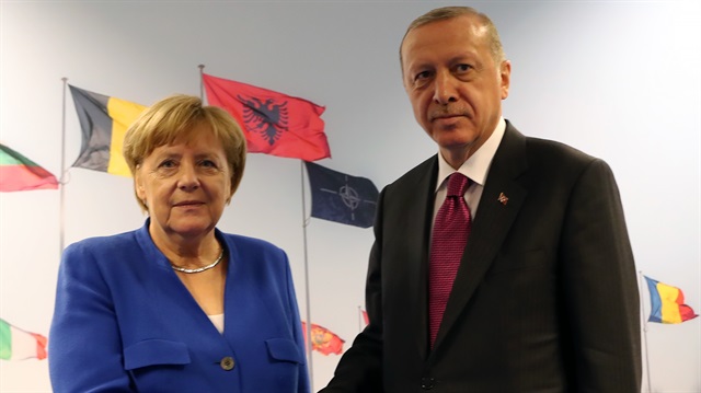 Almanya Başbakanı Angela Merkel ve Cumhurbaşkanı Recep Tayyip Erdoğan, NATO zirvesinde görüşmüştü. 