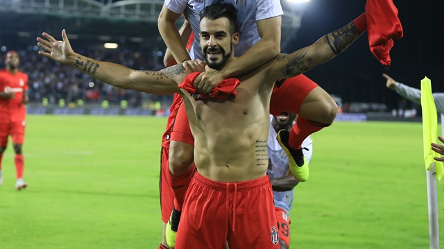 Negredo, LASK Lınz maçının 90. dakikasında attığı golle takımını bir üst tura taşıdı.