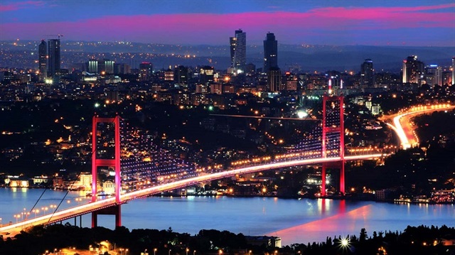 جسر الشهداء في إسطنبول