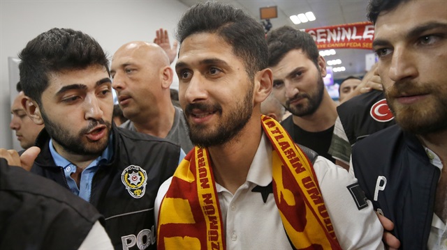 Galatasaray Emre Akbaba için Alanyaspor'a 4 milyon euro bonservis bedeli ödeyecek.