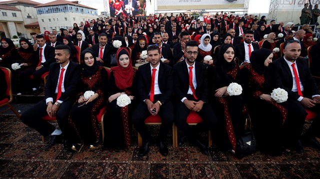 Batı Şeria'da Filistinli 500 çifte toplu düğün töreni
