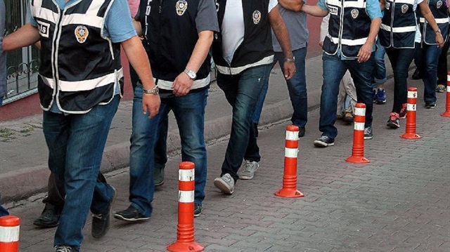Tespit edilen 25 şüpheliden 20'si, İstanbul'un 9 ilçesi ile İzmir'de 25 farklı adrese düzenlenen operasyonlarda yakalandı. ( Fotoğraf: Arşiv )