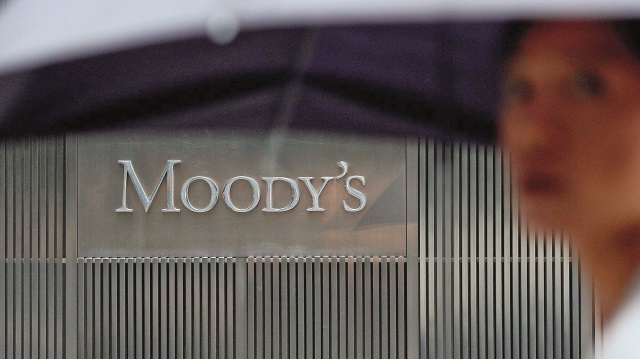 S&P ve Moody’s Türkiye'nin kredi notunu düşürdü.