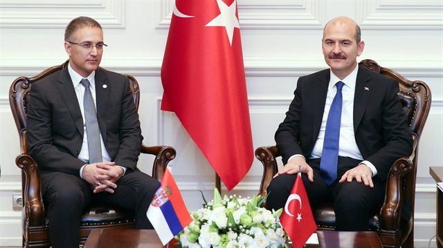 وزير الداخلية التركي يلتقي نظيره الصربي بأنقرة