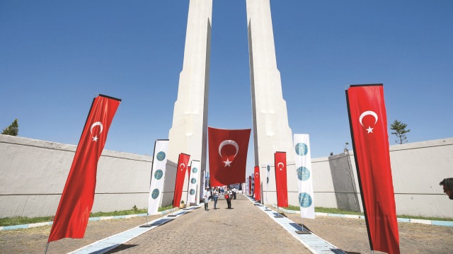 Türklere Anadolu’nun kapılarını açan Malazgirt Zaferi’nin yıldönümü, bu yıl da görkemli törenlerle kutlanacak. 
