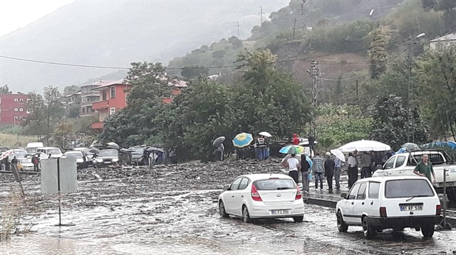 Trabzon ve çevre iller için sağanak yağış uyarısı
