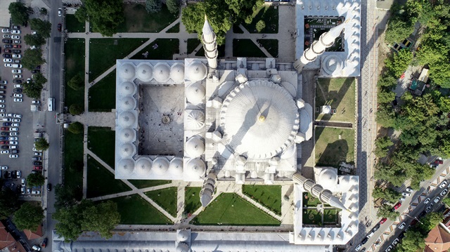 Selimiye Camisi ziyaretçi akınına uğradı