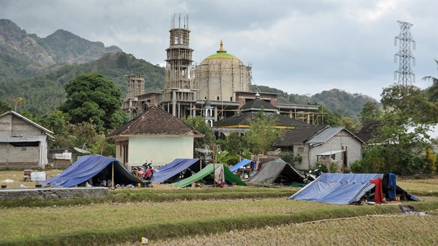 Lombok earthquake evacuation shelter

