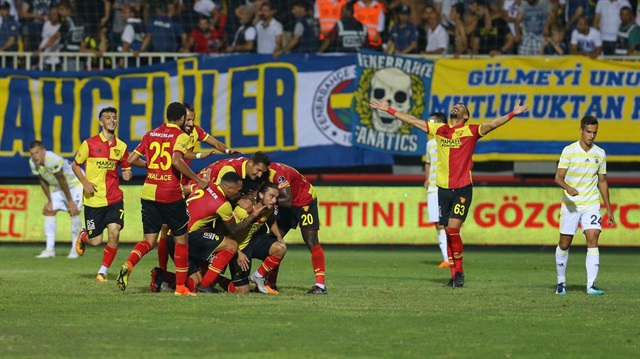 Göztepe, Halil Akbunar'ın muhteşem golüyle Fenerbahçe'yi 1-0 mağlup etti. 