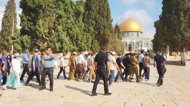 İsrail askerlerinin koruması altındaki 101 Yahudi yerleşimci dün Mescid-i Aksa’ya baskın düzenledi. 