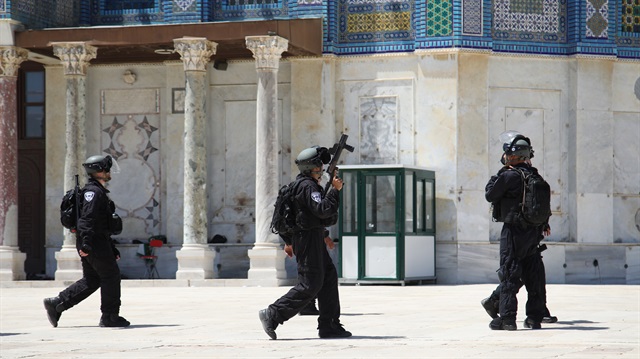 Israeli forces storm J'lem's Aqsa  