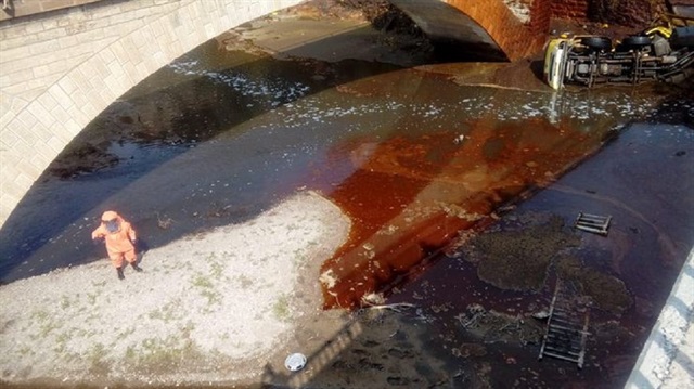 Karabük'te kimyasal yüklü tanker kaza yaptı