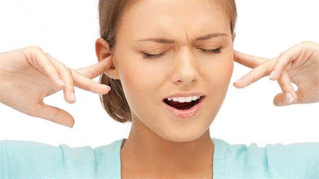 Kulak temizleme çubuğu dış kulak yolu enfeksiyonlarına zemin hazırlıyor.