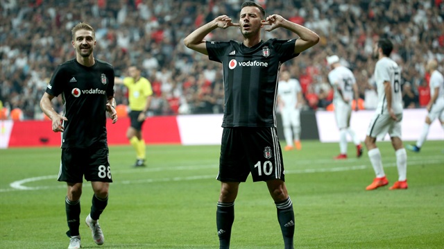 Oğuzhan Özyakup'un gol sevinci.