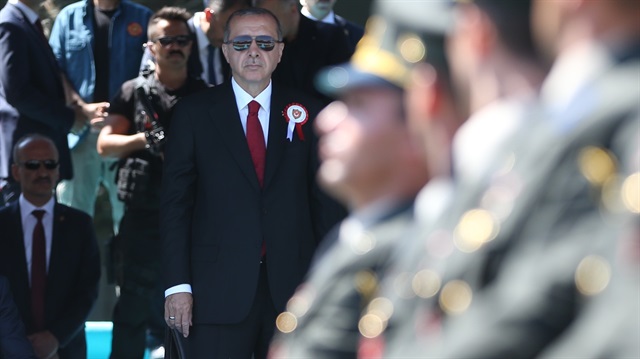 Cumhurbaşkanı Recep Tayyip Erdoğan Astsubay Meslek Yüksek Okulu'ndan mezun olanları selamladı. 