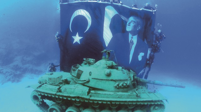 İstanbullular 30 Ağustos Zafer Bayramı'nı coşkuyla kutladı. 