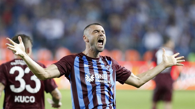 Bordo Mavili futbolcu Trabzonspor'da kalacağını açıkladı.