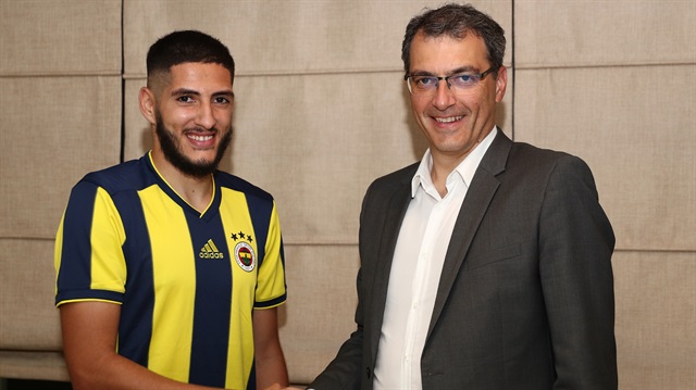 Yassine Benzia, Fenerbahçe ile 1 yıllık kiralık sözleşme imzaladı. 